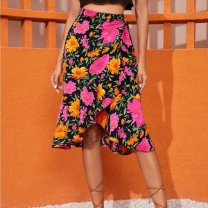 NEW Floral Print Wrap Hem Skirt